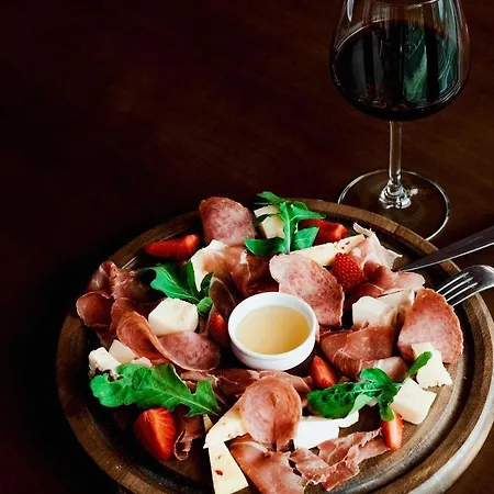 فندق White Dream 4*