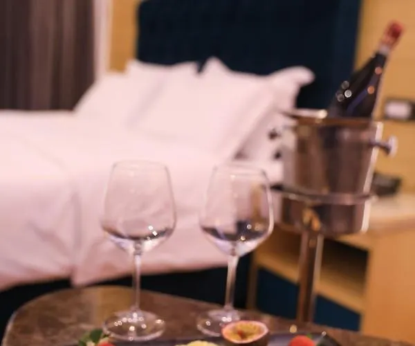 White Dream 4* Tirana