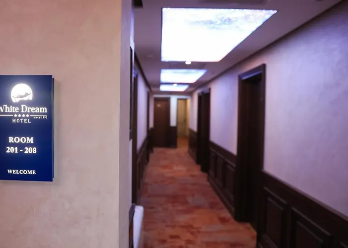 White Dream 4* Tirana